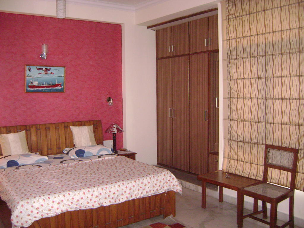 Sabs Bed And Breakfast New Delhi Room photo